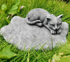 Garden Memorial Stone Personalized Hand-Painted Pet Memorial Gift for Cat and Dog